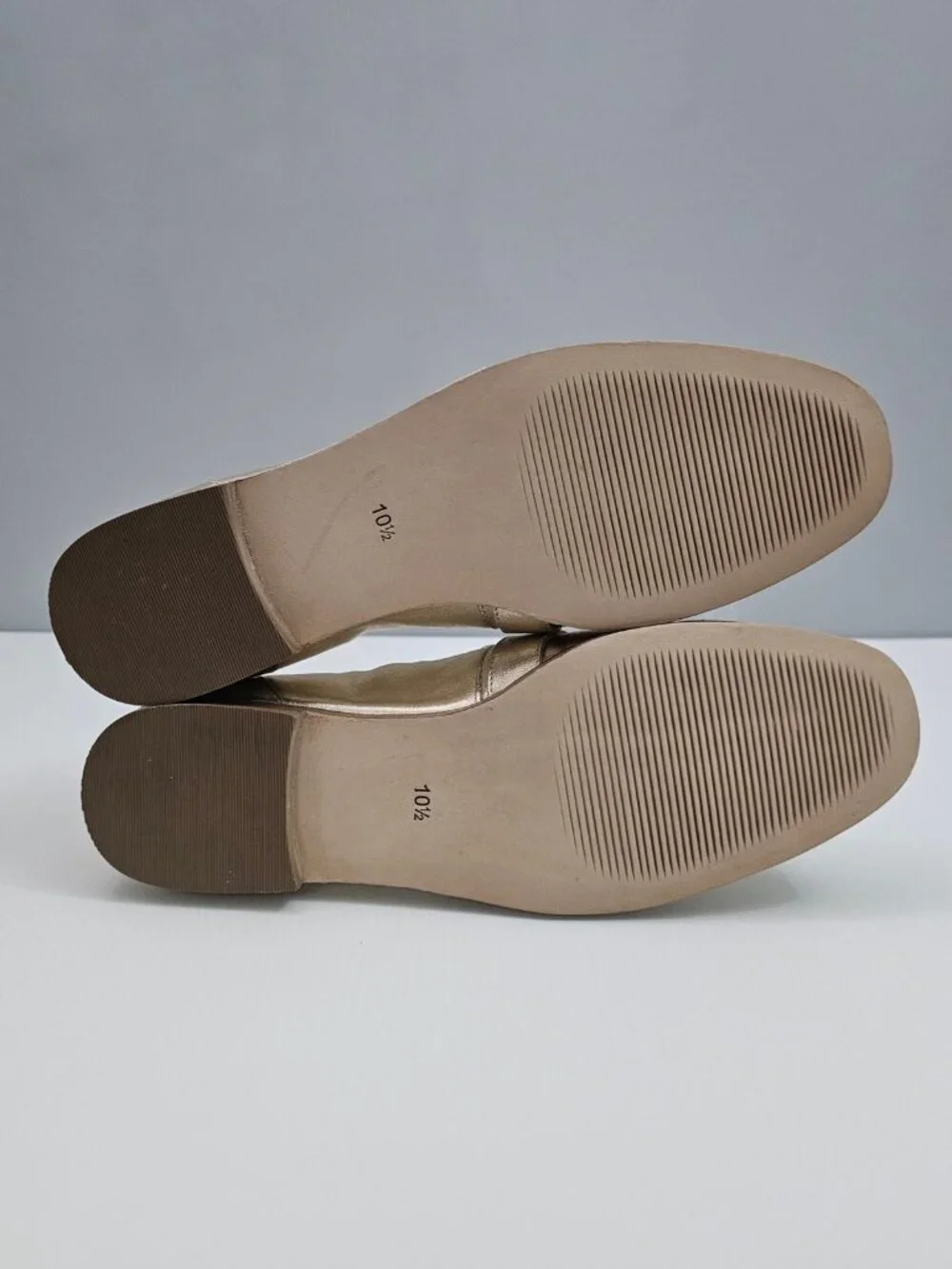 Andre Assous Cedar Featherweights Loafer Womens 10.5 Metallic Gold Leather Flats
